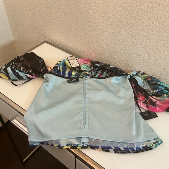NWT BEBE SEXY STRAPLESS TROPICAL SATIN TOP  w/ DROP SLEEVES😍😍😍😍😍😍 - Picture 12 of 14